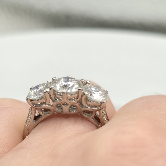 Hold For Mis Stunning 3.2 Carat Moissanite Ring - Picture 8 of 12